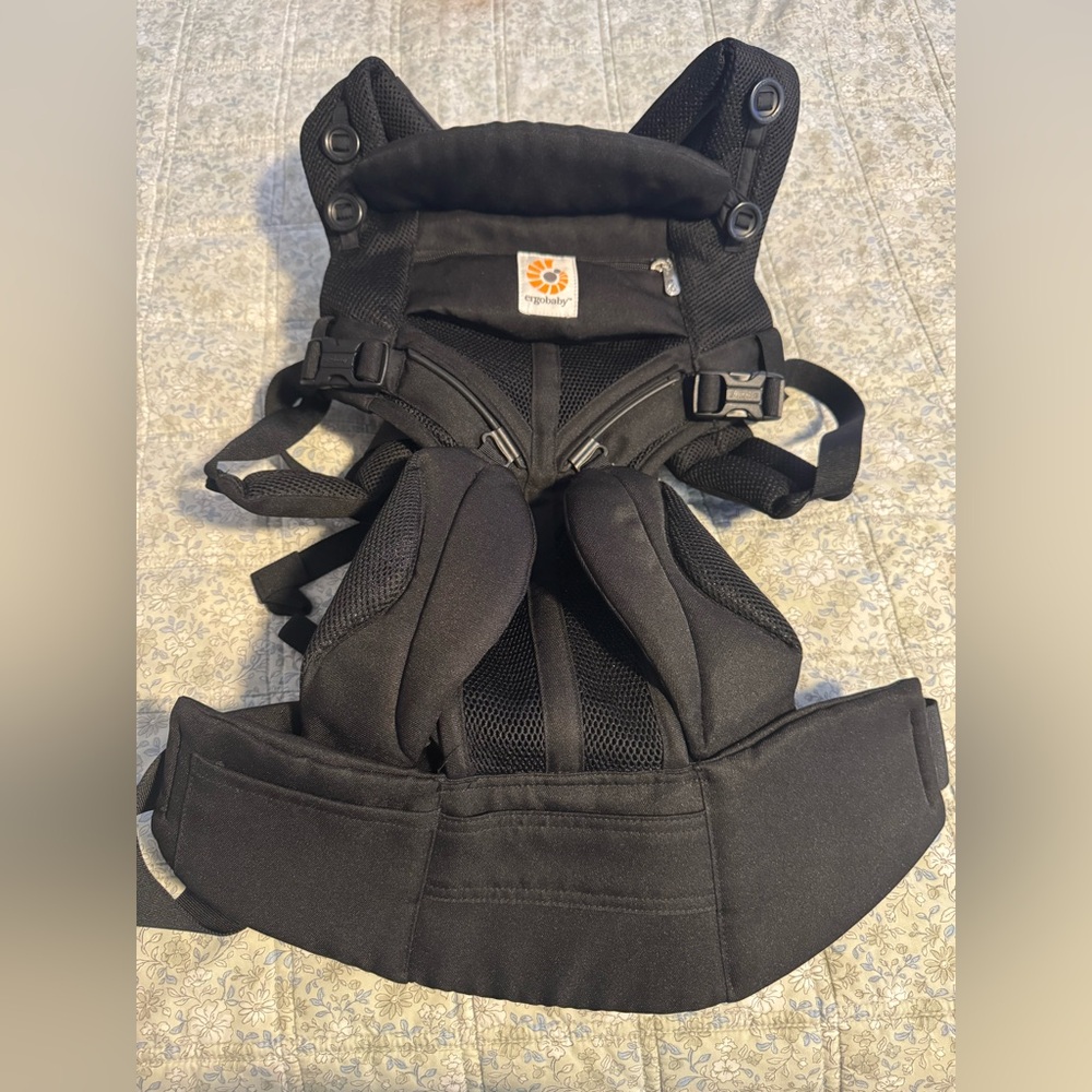 Ergobaby Onyx Black Omni 360 Carrier